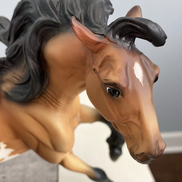 Breyer Toro 2016 Flagship Store Model Nokoto mold - Picture 14 of 15